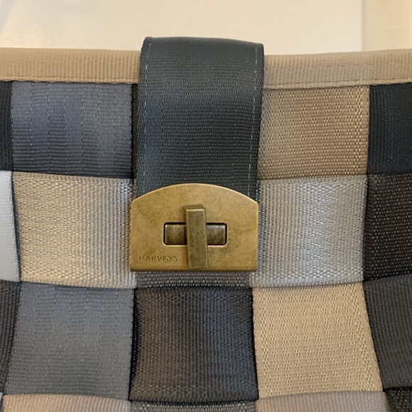 Harveys CARRIAGE RING Shoulder Bag Multi Color - Picture 3 of 17